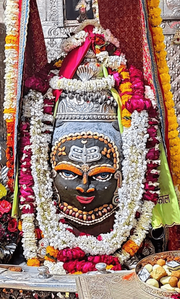కనినంతనే క్షణమైన ఆగక కరములెత్తి మొక్కేను తనువు…