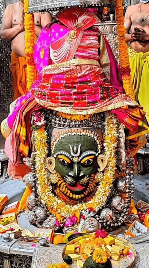 ఇందుగలడందు లేడని సందేహము వలదు చక్రి సర్వోపగతుండు…