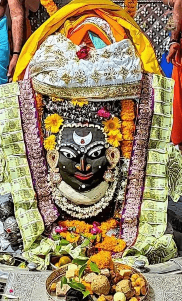మహాకాళీ..మహాలక్ష్మీ..మహా సరస్వతీ..అన్ని అంశలూ.. నీవే తల్లీ..