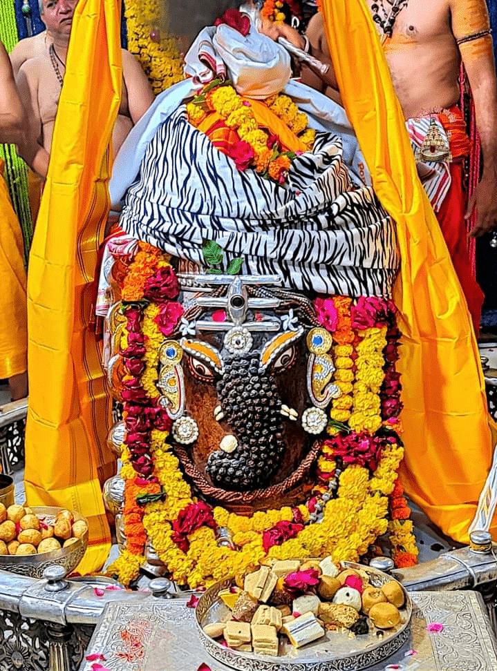 పరమ శివుని ముక్కన్ను నీ నుదుట తిలకమవగా…