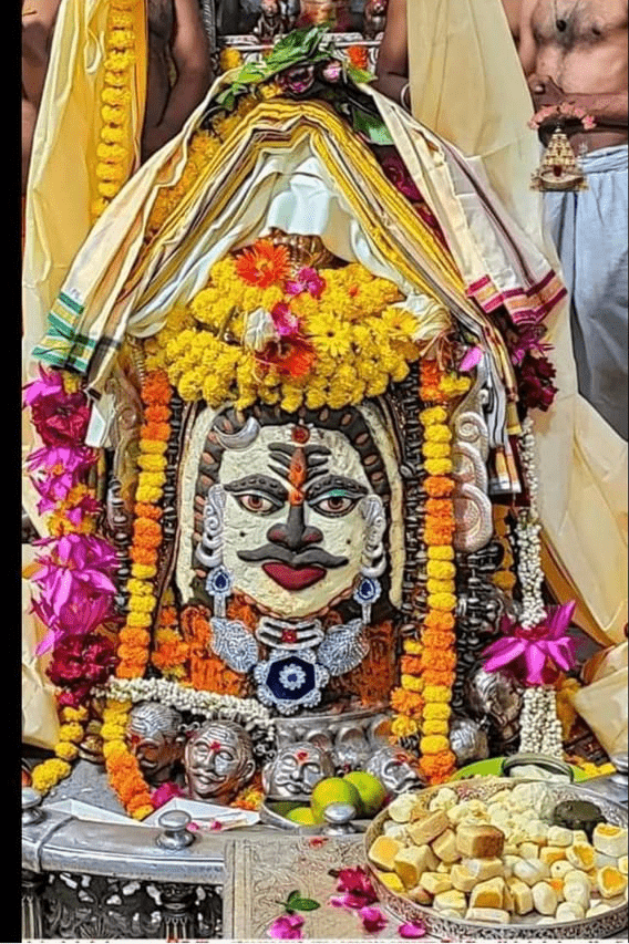 ధవళ వర్ణ రూపమున కనరయ్య పార్వతీ మది నిలయుని….